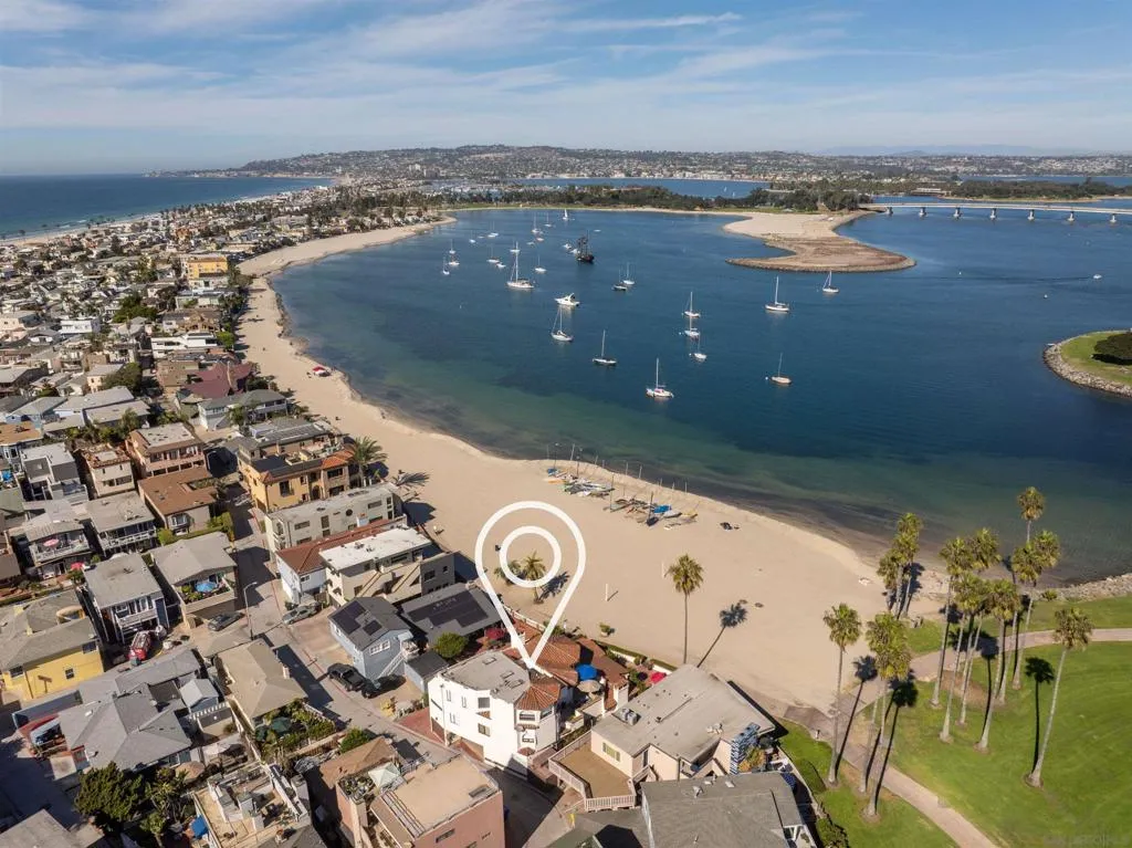 San Diego, California 92109, United States, 3 Bedrooms Bedrooms, ,3 BathroomsBathrooms,Residential,Active,20829