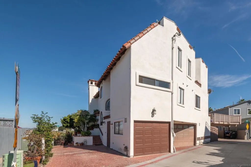 San Diego, California 92109, United States, 3 Bedrooms Bedrooms, ,3 BathroomsBathrooms,Residential,Active,20829