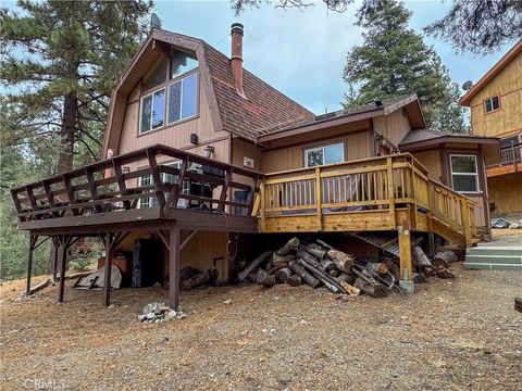 Photo of 15405 Acacia Way, Frazier Park, CA 93222 (MLS # SR26085443)