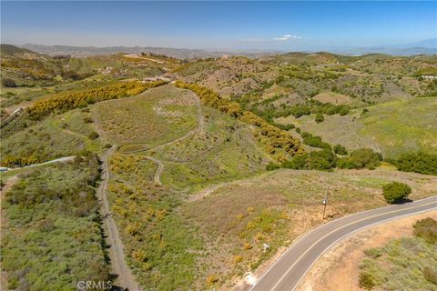 Photo of 2 La Cruz Drive, Temecula, CA 92590 (MLS # SW26094831)