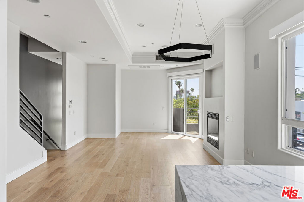 438 Arnaz Drive 106