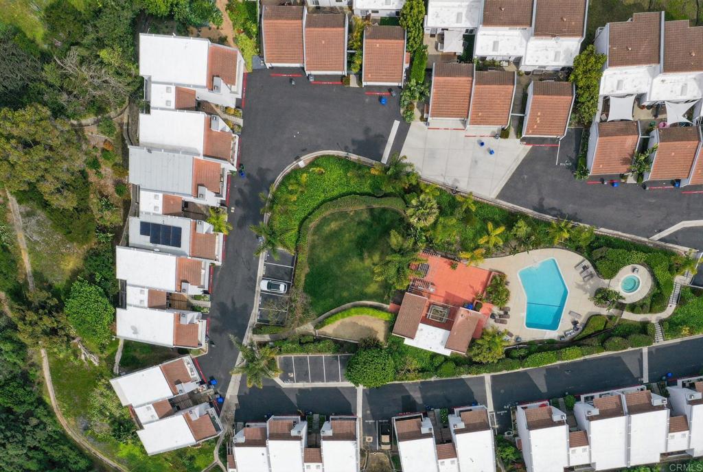 2415 La Costa Avenue E