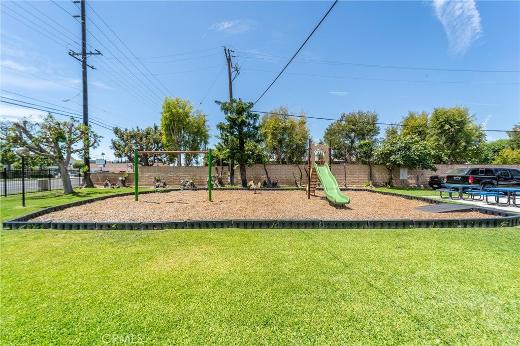 2767 W 1st Street 14