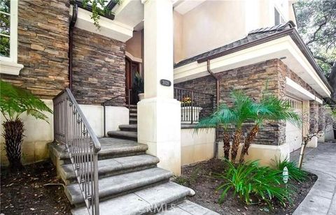 Photo of 3028 E Chevy Chase Dr, Glendale, CA 91206 (MLS # GD26030741)