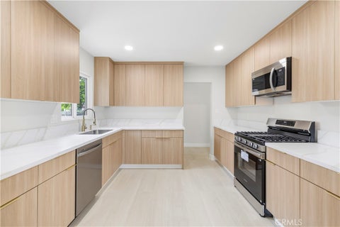Photo of 7108 Quakertown Avenue, Winnetka, CA 91306 (MLS # SR26147194)