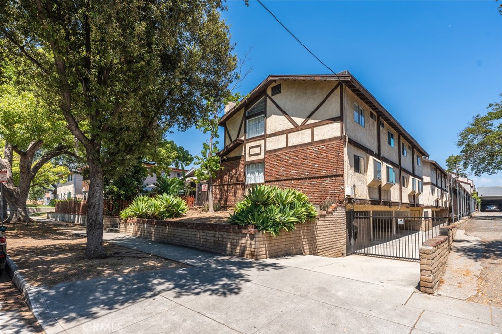 408 N Catalina Avenue 6