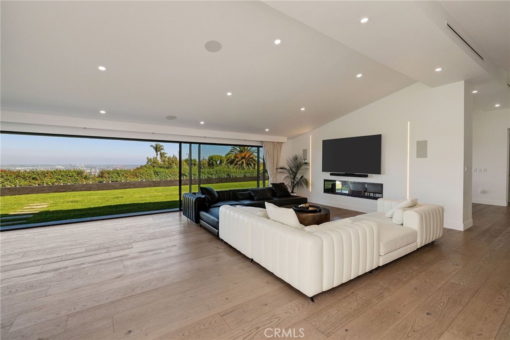 28056 Palos Verdes Dr E
