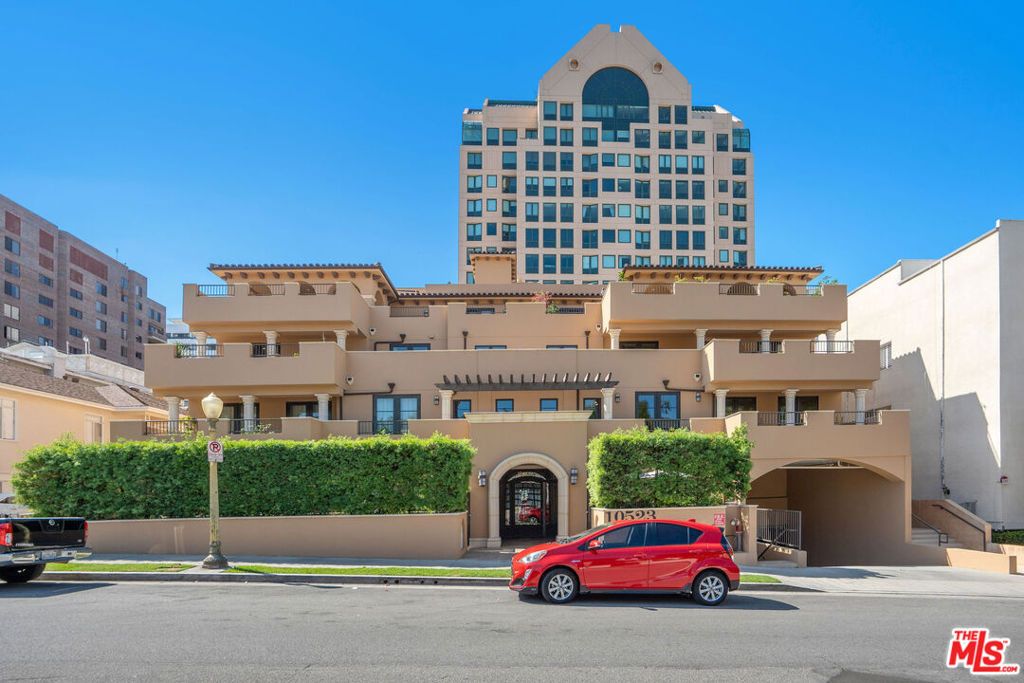 Photo of 10523 Ashton Avenue #301, Los Angeles, CA 90024 (MLS # 25593607)