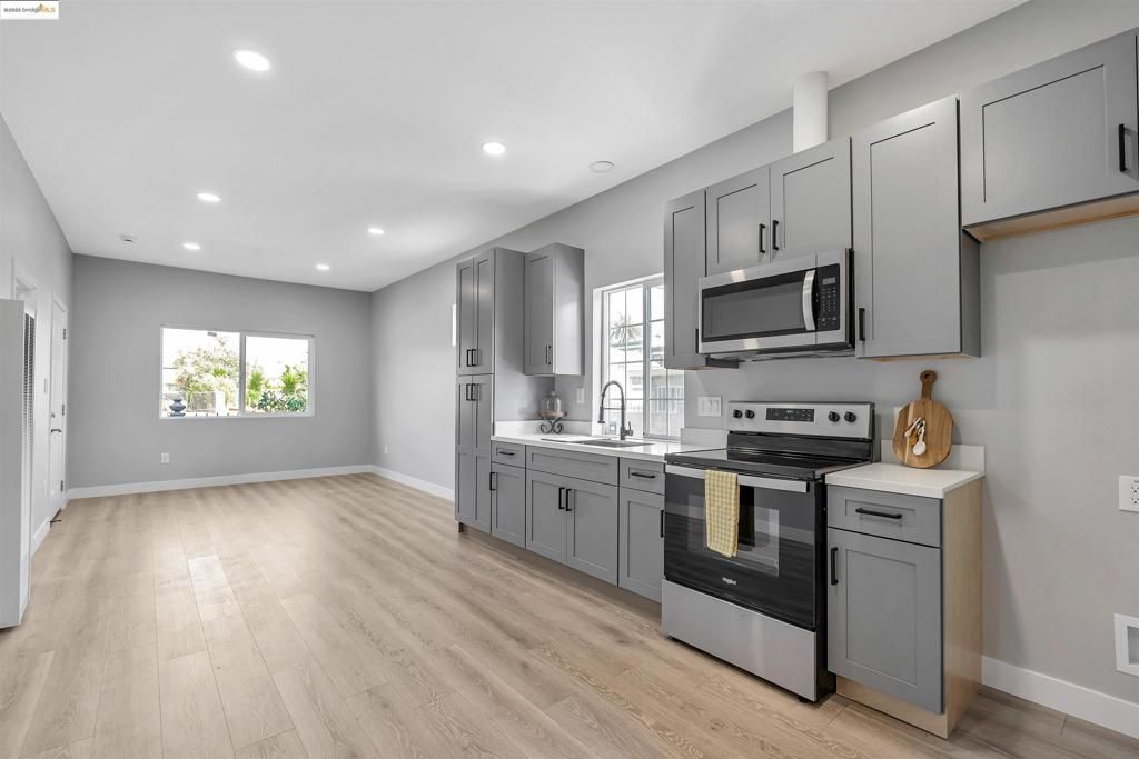Photo of 221 4th St, Richmond, CA 94801 (MLS # 41114604)