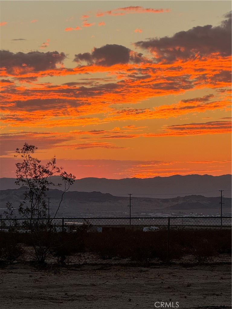 *** WHOLESALE PRICING FOR IMMEDIATE SALE *** 5 ACRE parcel 333x661, very close to Marine Base. Many nice homes close by. City water is available here. Located directly behind (west) of the home at 1001 Wheeler (use GPS for this house to locate lot). Take Morongo Road, and just before you get to back gate of Marine Base turn left (west) on Goodie Lane. Good dirt road leads you to this property. Located approximately 5 miles to downtown, and 10 miles to the Indian Cove entrance to World Famous Joshua Tree National Park.
Star Gazing Paradise.