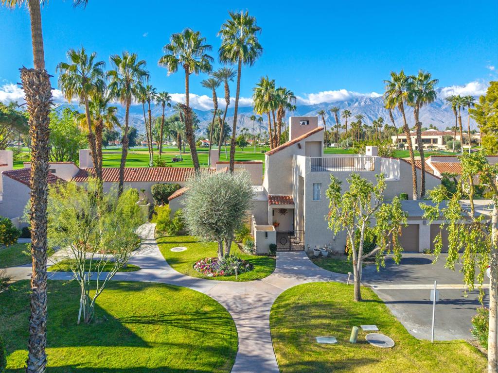 105 Racquet Club Drive S