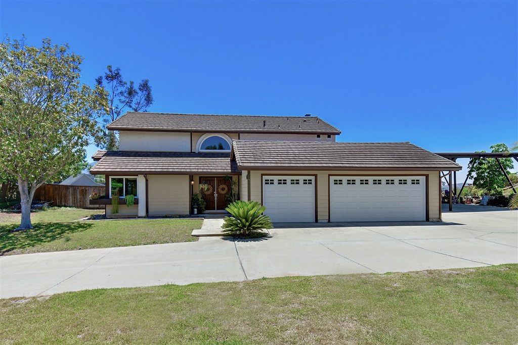 Stunning La Mesa property on quiet cul-de-sac, amazing views, beautifully remodeled, tile hardwood floors, open floor plan, master suite has access to private balcony, incredible master bath with large walk in shower, dual sinks, luxurious walk in closet with custom cabinets and lighting. The 3 other bedrooms have custom fiber optic starfield ceilings. Large outdoor kitchen/BBQ is great for entertaining, in-ground trampoline, and large 3 car garage. RV parking. First time on the market. MUST SEE Neighborhoods: La Mesa Equipment: Garage Door Opener, Range/Oven, Shed(s) Other Fees: 0 Sewer: Sewer Connected Topography: LL,SSLP