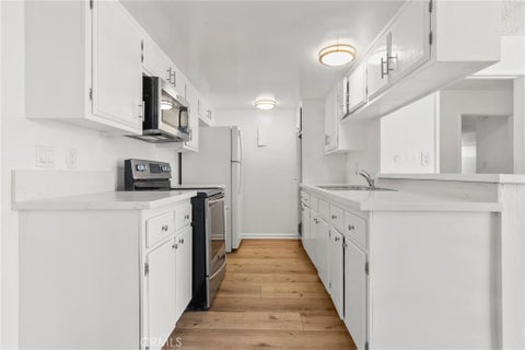 Photo of 8649 Sunland Boulevard #5, Sun Valley, CA 91352 (MLS # SR26142286)