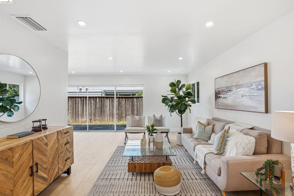 749 Woodgate Place