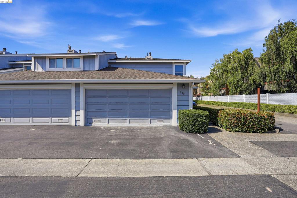 749 Woodgate Place