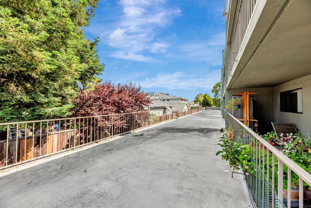 600 Brewster Avenue