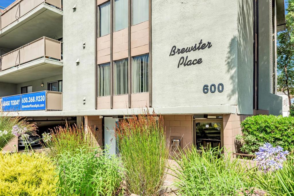 600 Brewster Avenue
