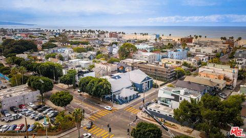132 Brooks Avenue Venice CA 90291