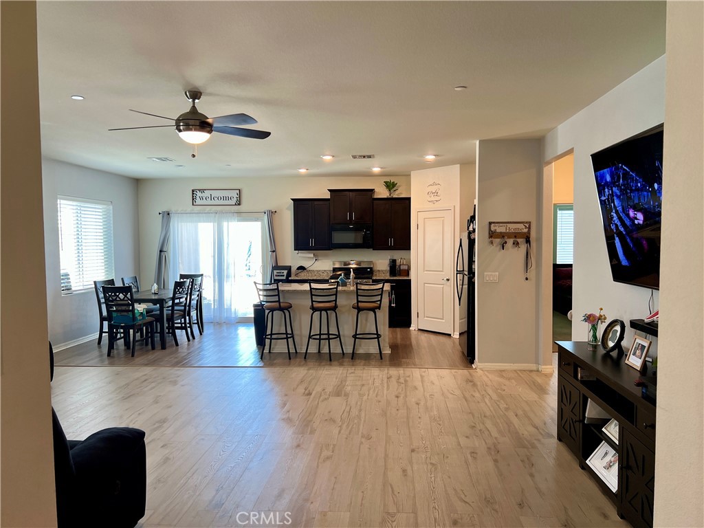16834 Desert Willow