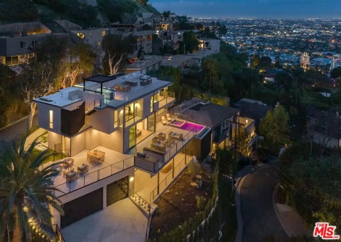 Photo of 8470 Franklin Avenue, Los Angeles, CA 90069 (MLS # 26998523)