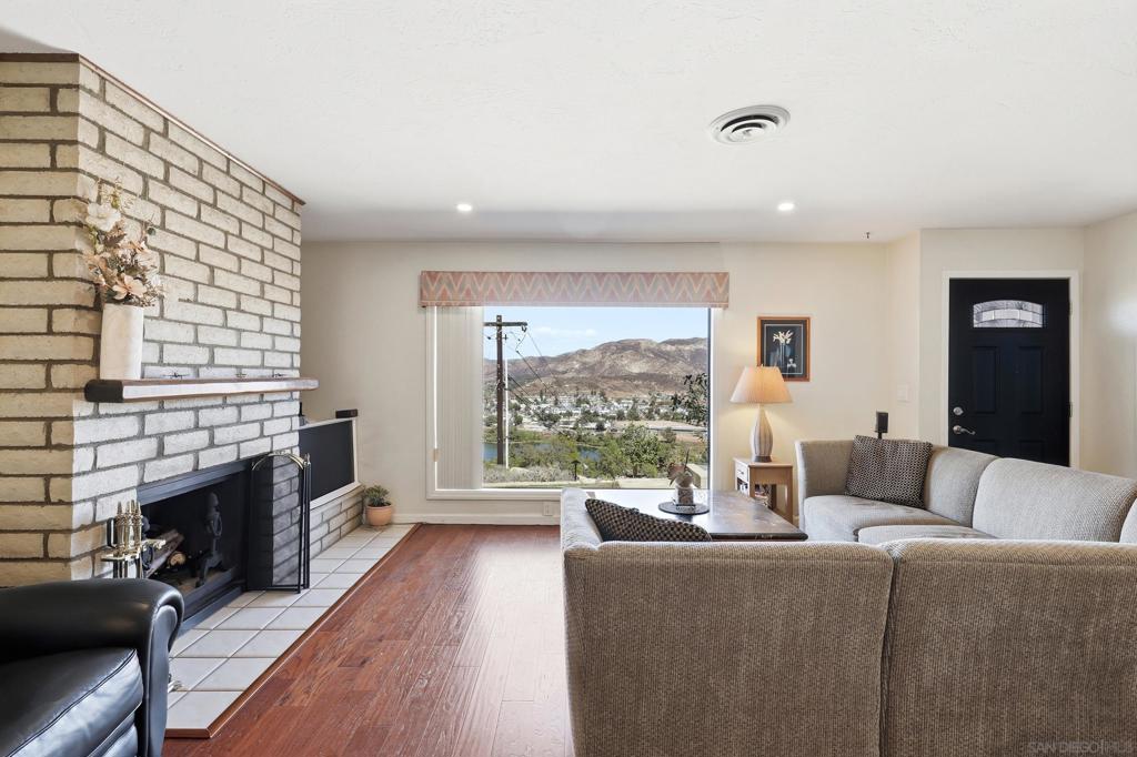 12886 Castle Court Drive