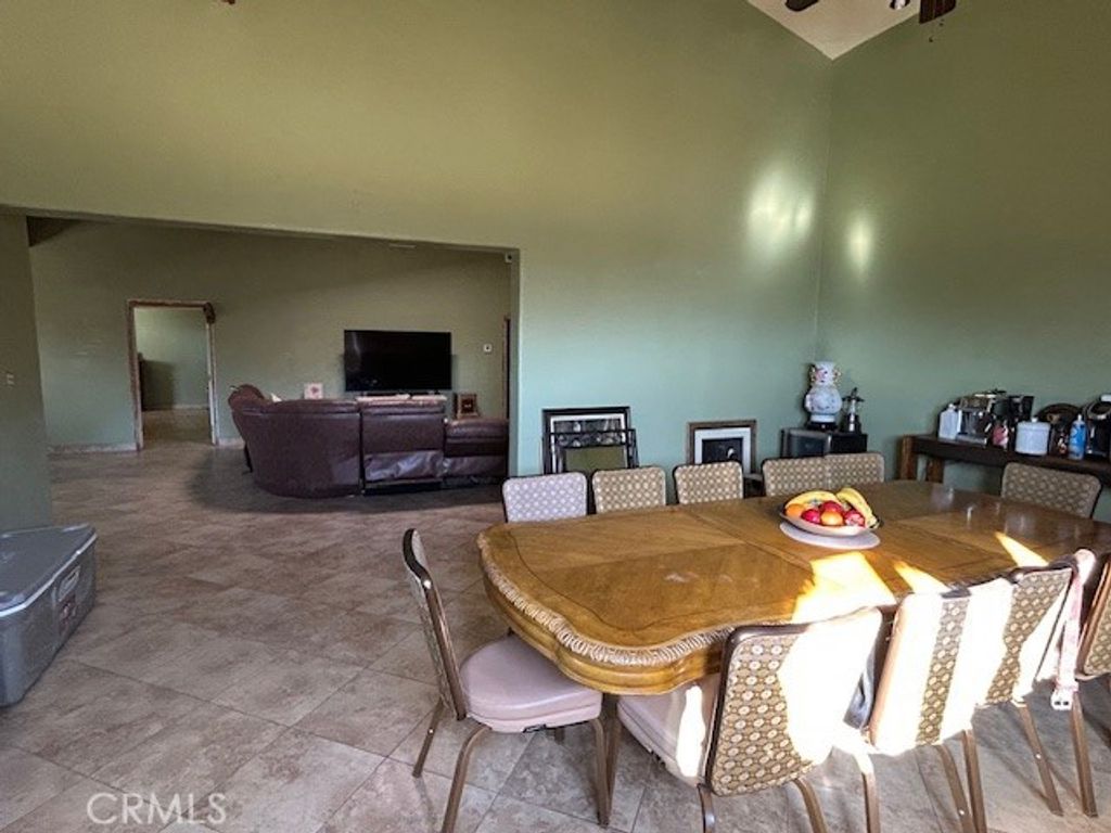 Photo of 31163 Villa Nova Rd, Lucerne Valley, CA 92356 (MLS # IV26011127)