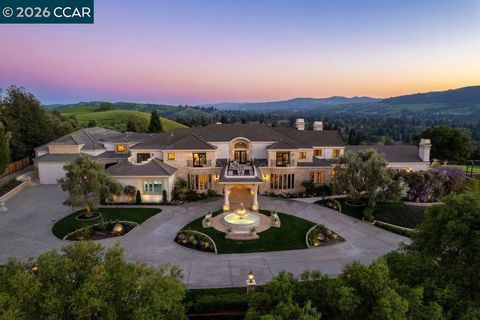 Photo of 251 Santiago Ln Ln, Danville, CA 94526 (MLS # 41129627)