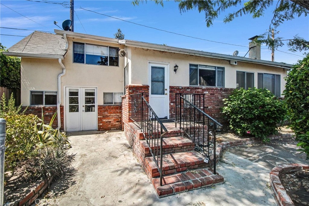 237 N Catalina Street