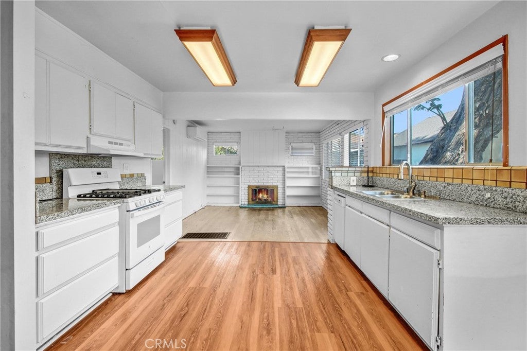 237 N Catalina Street, Burbank CA 91505