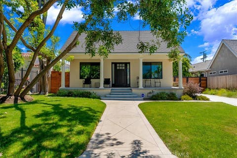 Photo of 584 N Plymouth Boulevard, Los Angeles, CA 90004 (MLS # OC26132263)