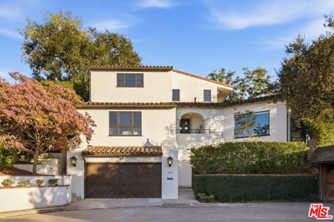 Photo of 2504 Silver Lake Terrace, Los Angeles, CA 90039 (MLS # 26985355)