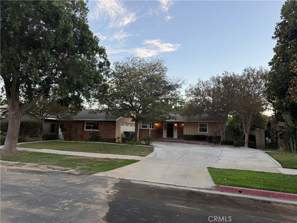 4450 Beechwood