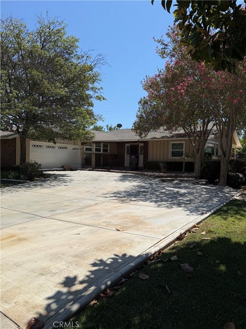 Photo of 4450 Beechwood PL, Riverside, CA 92506 (MLS # IV26194272)