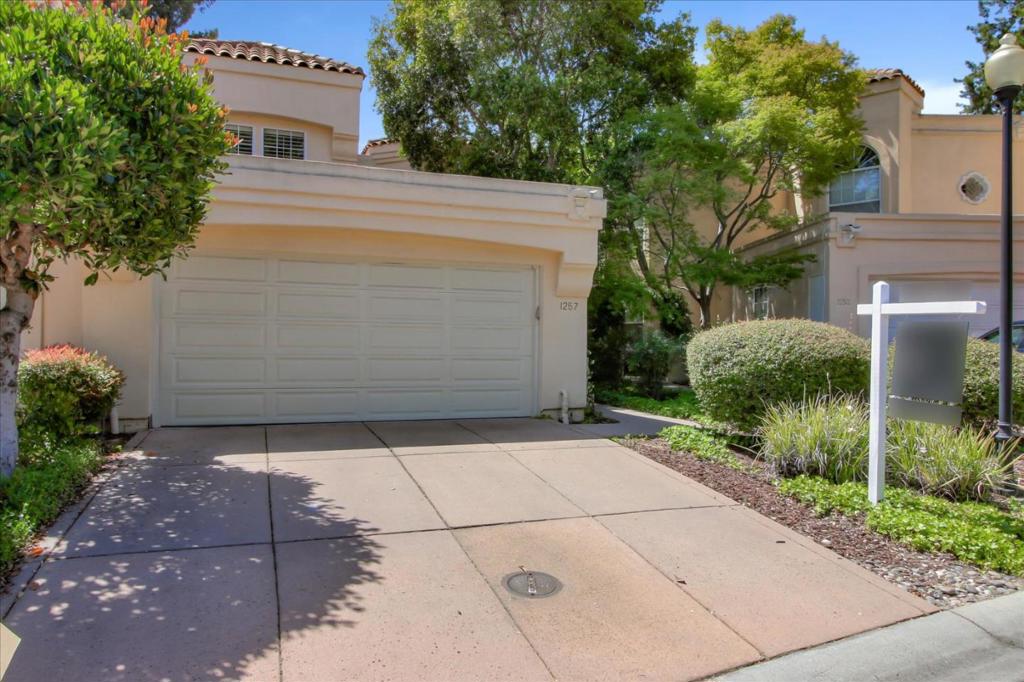 Gorgeously remodeled 3b/3b SFH in highly desirable Cuernavaca neighborhood. 2 suites upstairs. Master bathroom features double vanity, marble tile, separate shower and a Jacuzzi. One bedroom and one full bathroom downstairs. 2-story high ceiling in living room. Complex has swimming pool, hot-spa, tennis court, club house, fitness room and kids play ground. Close to high-tech companies and stores, restaurants, etc. Wonderful schools including Huff elementary and Mountain View high. For 3D virtual tour, please check: http://www.1257cuernavacacirculo.com/