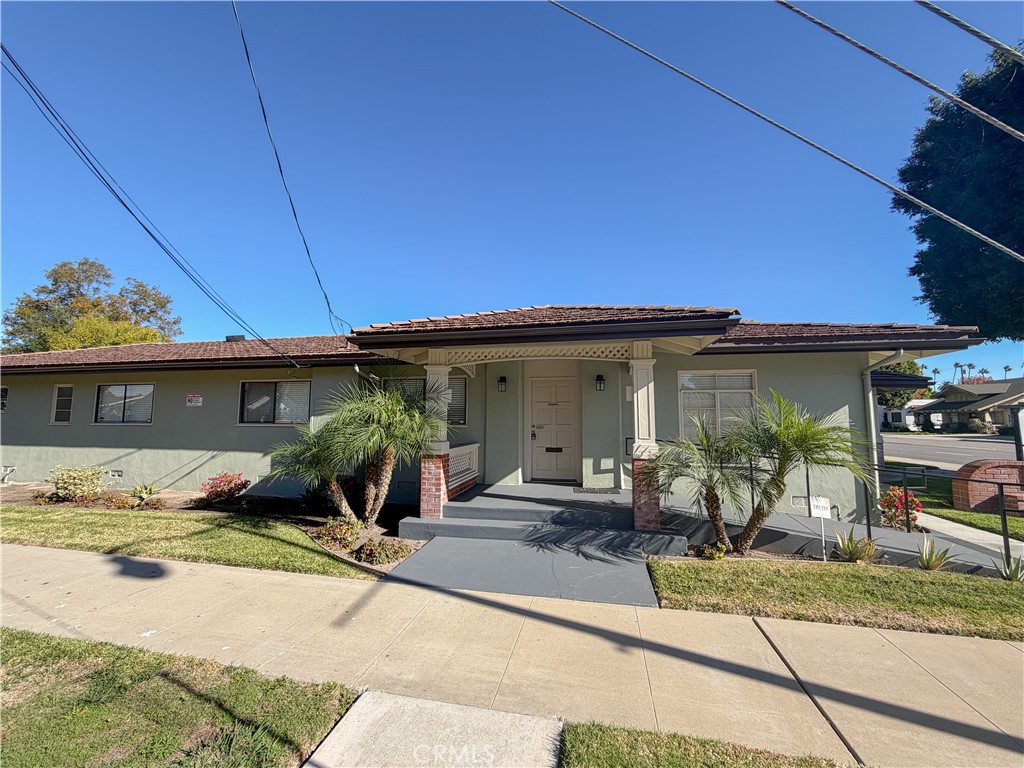 601 E Chapman Avenue