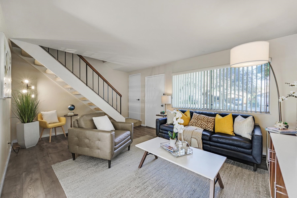 3312 3312 Howard Cmn