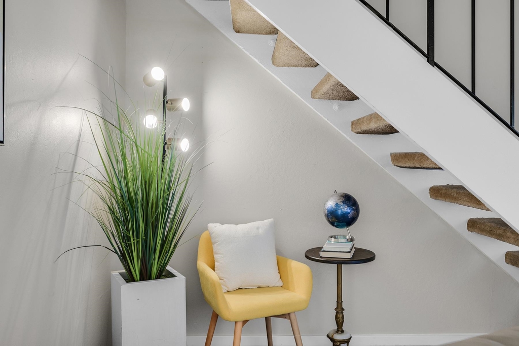 3312 3312 Howard Cmn