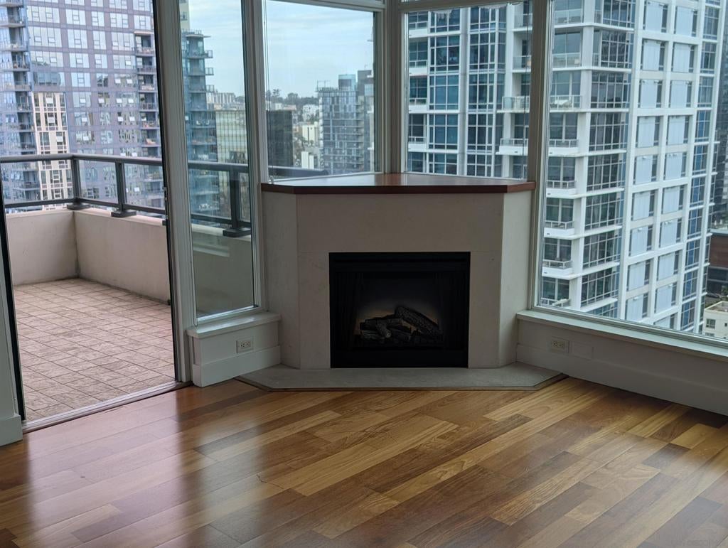 1205 Pacific Highway 2504