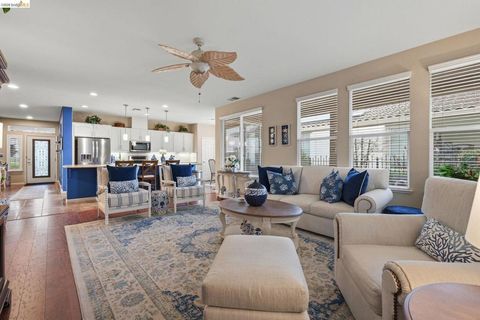 Photo of 518 518 American Falls Dr Dr, Rio Vista, CA 94571 (MLS # 41121905)