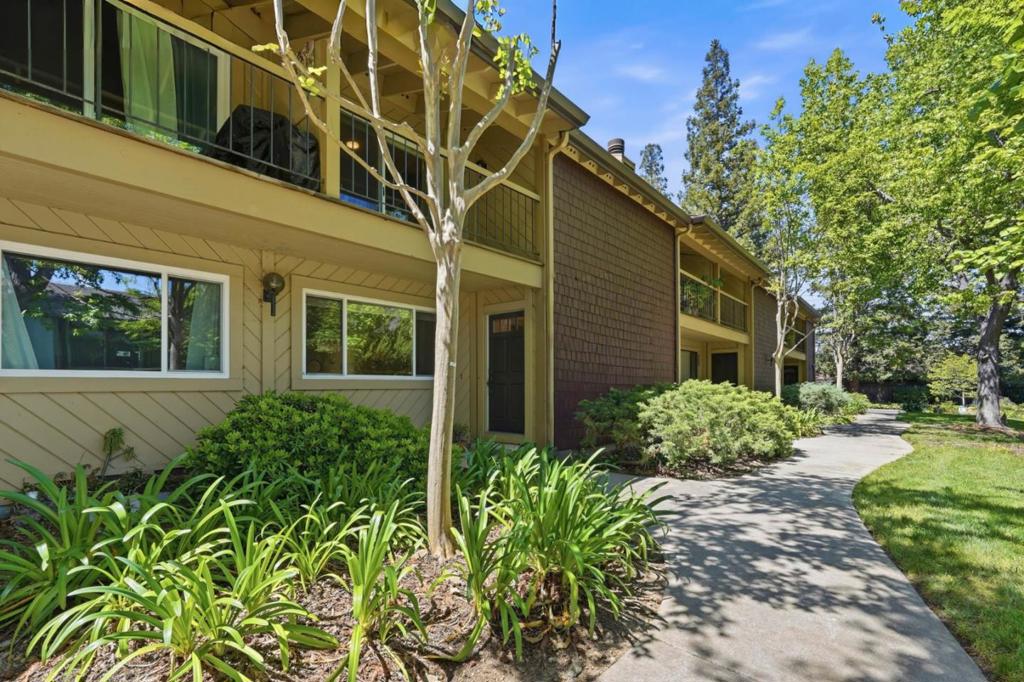 6092 Calle De Amor