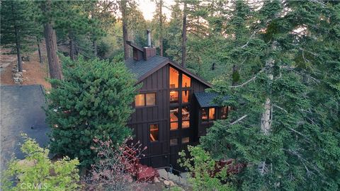 Photo of 274 N Fairway, Lake Arrowhead, CA 92352 (MLS # IG26086886)