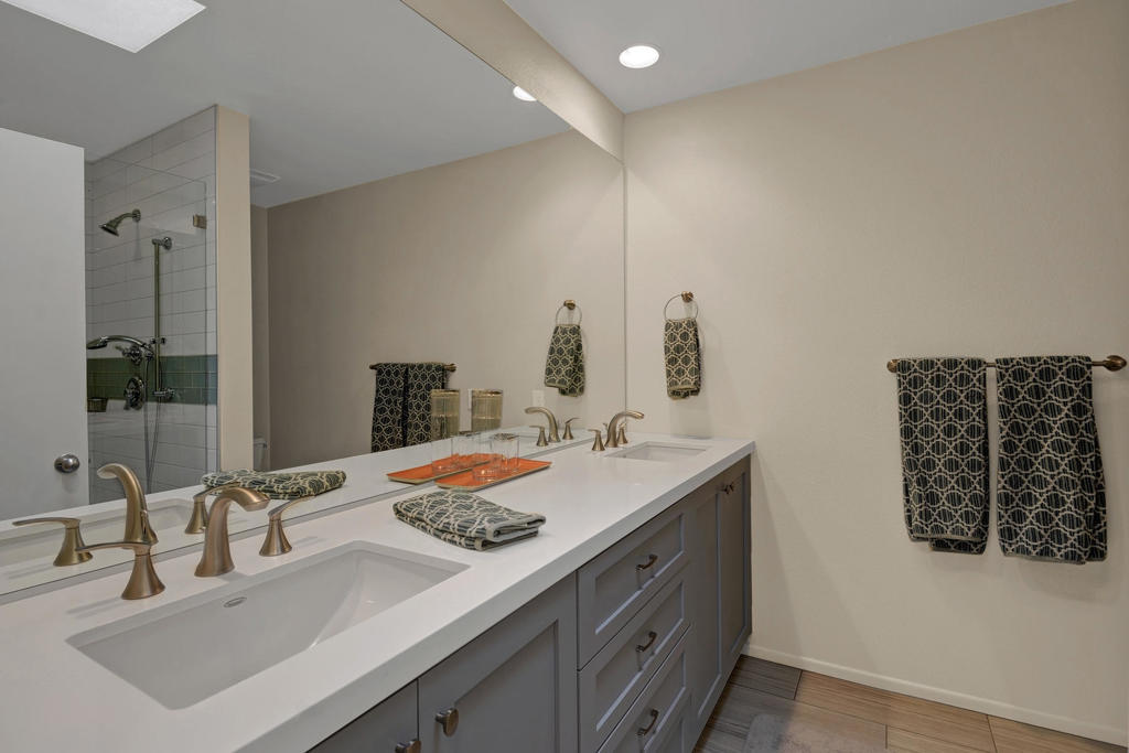 Desert Horizons C.C. - Residential Lease