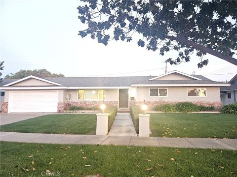Photo of 1723 N Lincoln St, Orange, CA 92865 (MLS # PW25271751)