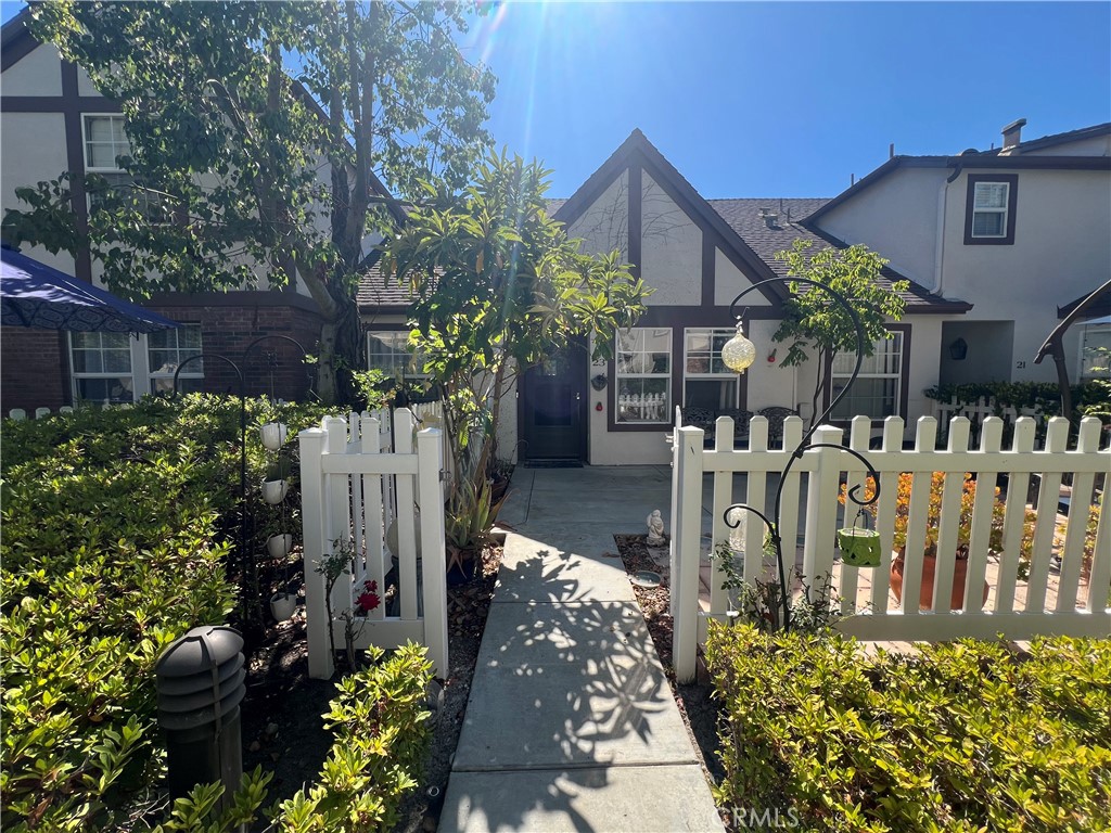 Welcome to 23 Three Vines Court, a charming townhouse-style condominium in the highly desirable Ladera Ranch community. Offered in “as-is” condition, this home currently has a renter who will be moving out, providing a seamless transition for the next owner.
Nestled in the Three Vines neighborhood of Township Village, the home is surrounded by beautifully maintained courtyards and walkable streets. Residents enjoy a peaceful, friendly atmosphere while being just steps from award-winning schools such as Chaparral Elementary School, Ladera Ranch Elementary School, and Ladera Ranch Middle School.
Beyond the neighborhood charm, you’ll find convenient access to shopping, dining, and the 5 Freeway, combining a quiet, friendly neighborhood with everyday convenience.
Please do not go direct, and do not disturb the tenants. We will be accepting tentative offers while the current tenants are relocating. Once tenants have moved out we will be allowing agents to show the home on their own with supra.