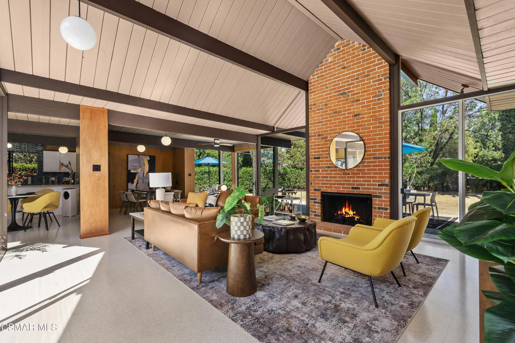 1449 N Fordham Avenue