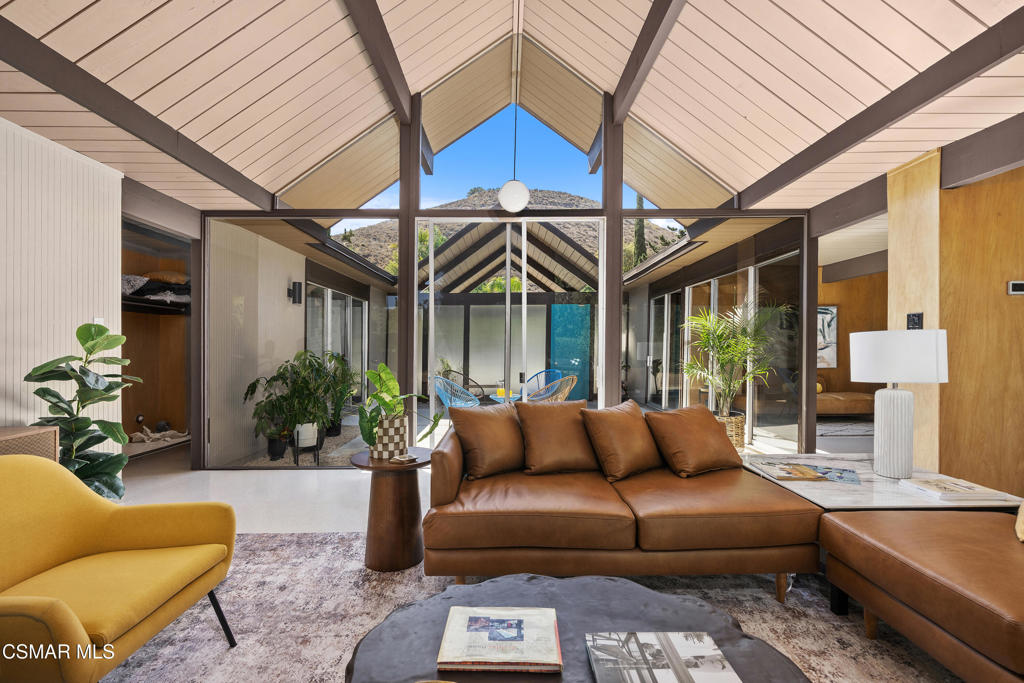 1449 N Fordham Avenue