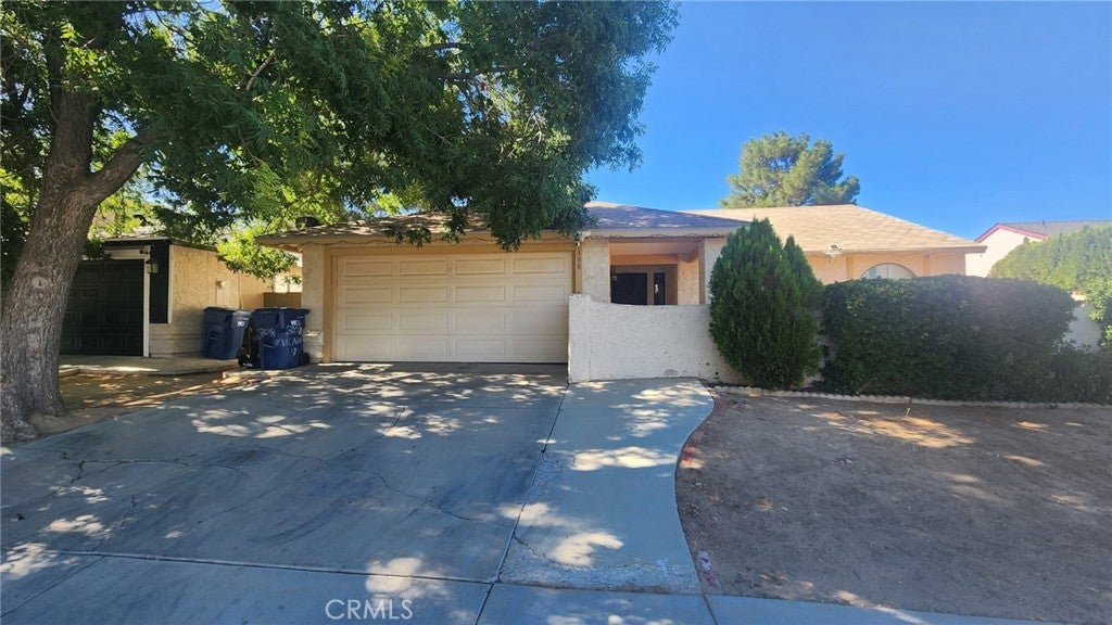 Photo of 1308 W Avenue H8, Lancaster, CA 93534 (MLS # SR26167397)