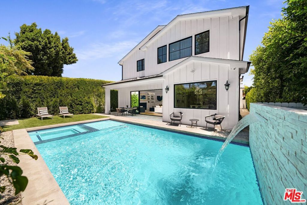 Photo of 813 N Spaulding Avenue, Los Angeles, CA 90046 (MLS # 26642147)