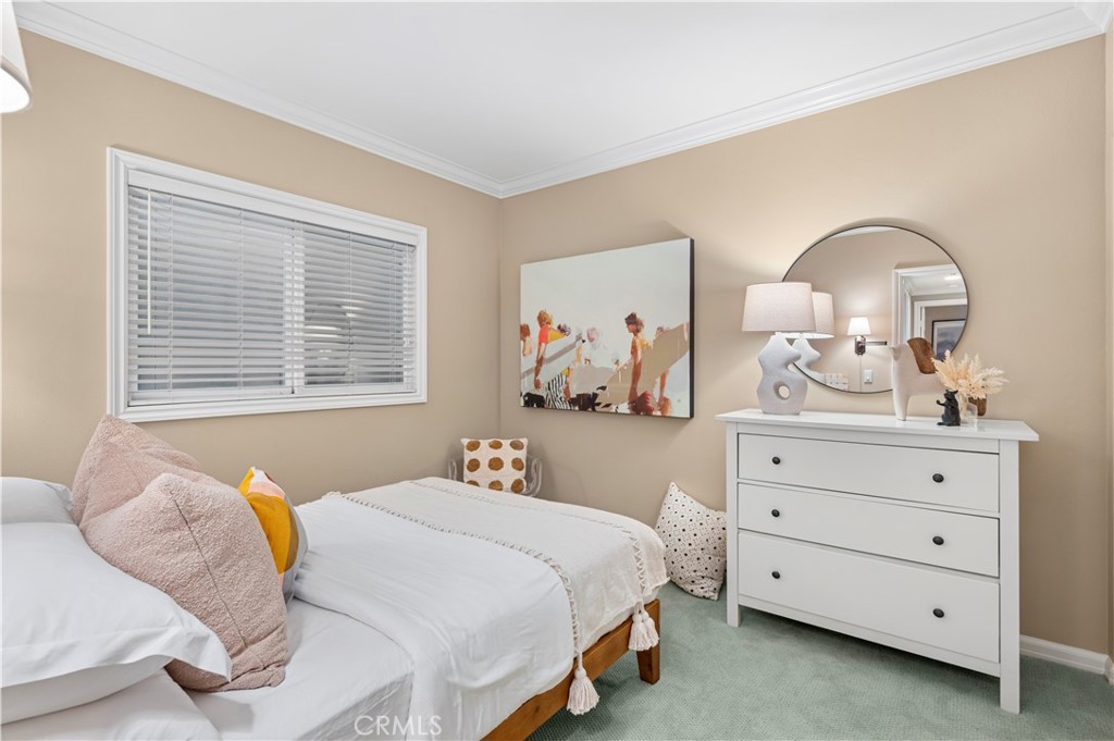 Corona del Mar North of PCH (CNHW) - Residential