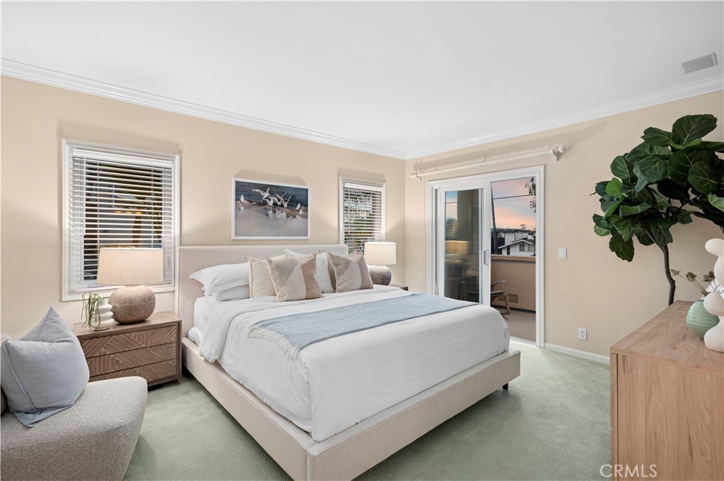 Corona del Mar North of PCH (CNHW) - Residential